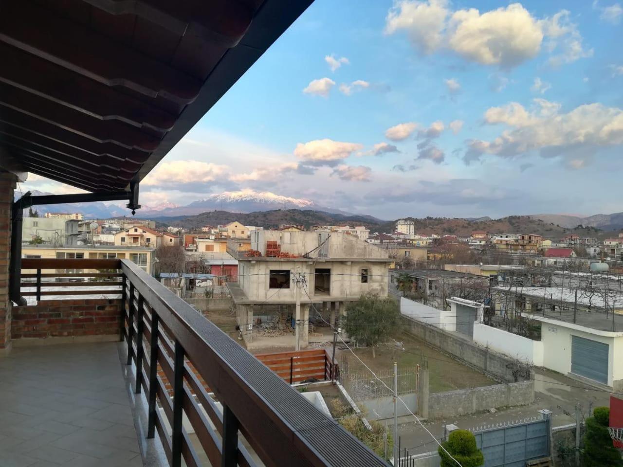 Sara'S Villa Shkoder Bagian luar foto