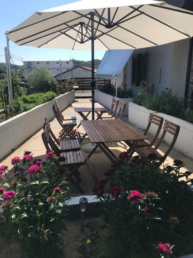 Sara'S Villa Shkoder Bagian luar foto