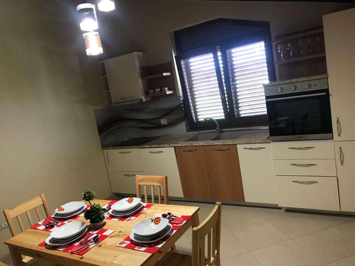 Sara'S Villa Shkoder Bagian luar foto
