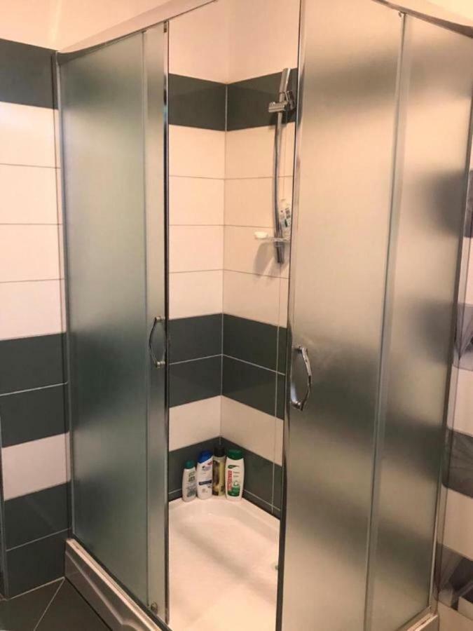 Sara'S Villa Shkoder Bagian luar foto
